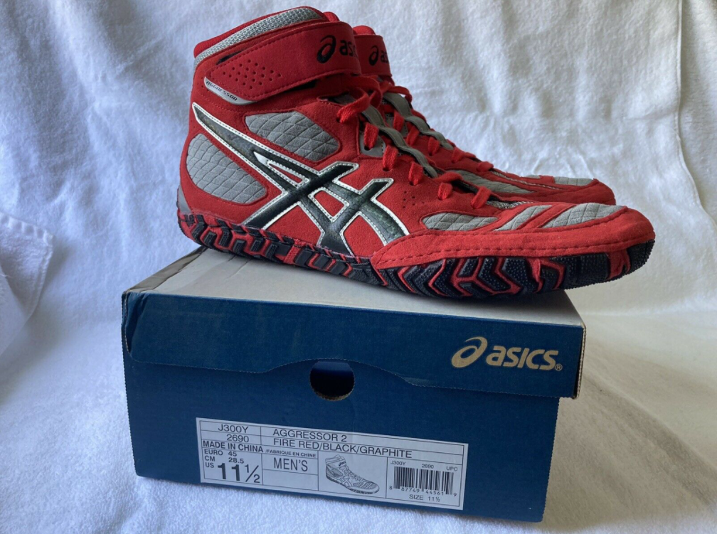 The Asics Men’s Aggressor 2 is Our Choice for the best low top boxing shoe