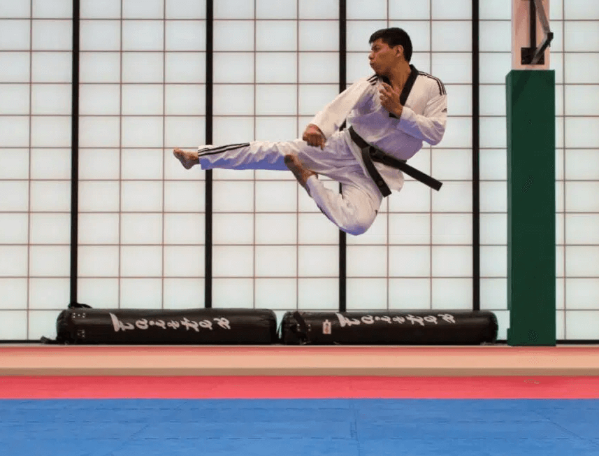 The short guys have the advantage of speed and reaction time in taekwondo