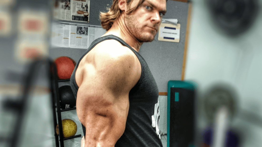 Nothing will make you look bigger and more muscular than the triceps. They help you lift your arms and get out of a slump. But how do we get them bigger
