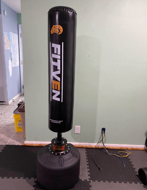 The FITVEN Freestanding Punching Bag gives you a mix of both heavy bag and a reflex bag