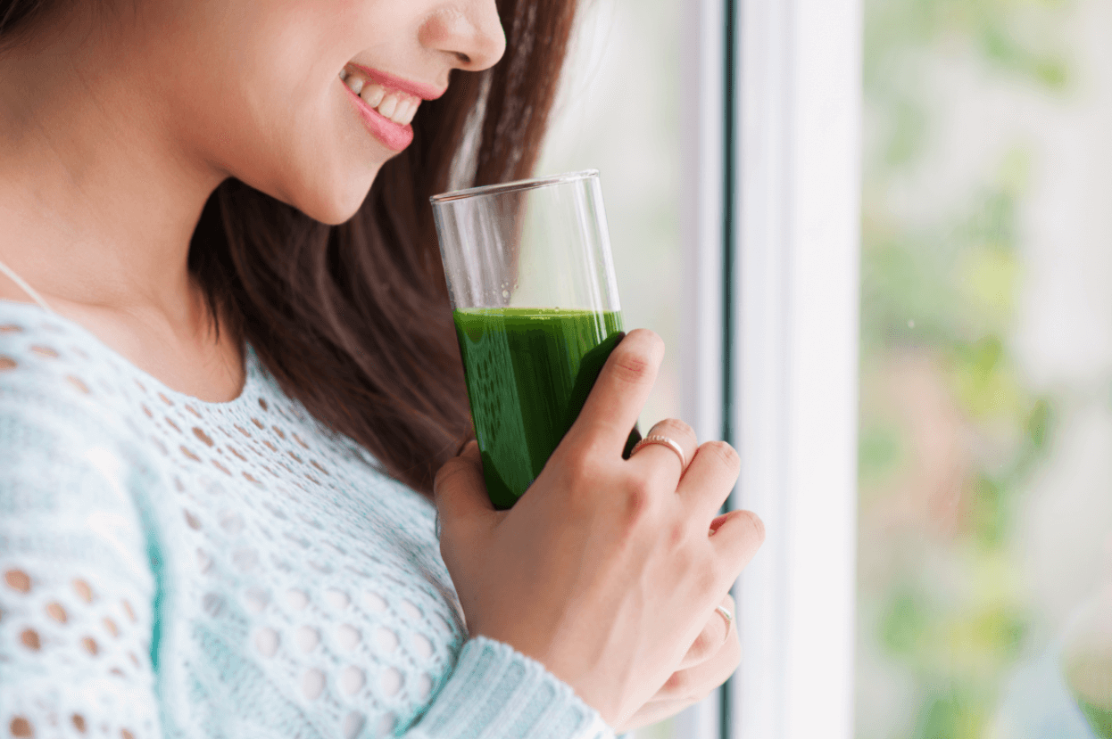 Taking water and other healthy drinks will help you lose weight naturally