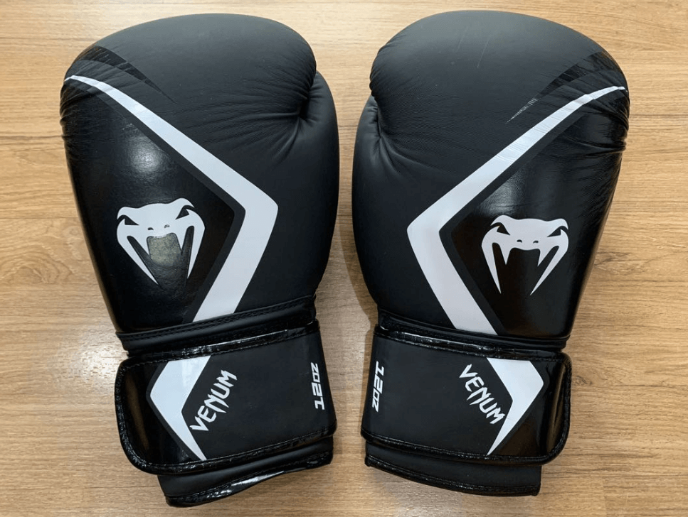 Venum contender amateur boxing gloves